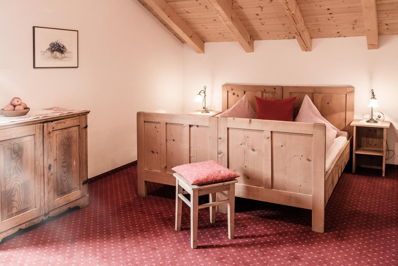 Messnerwirt Onach Villa San Lorenzo di Sebato Exteriör bild